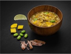 jídlo REAL TURMAT Ramen těstoviny s s trhaným bravčovým masem 96g