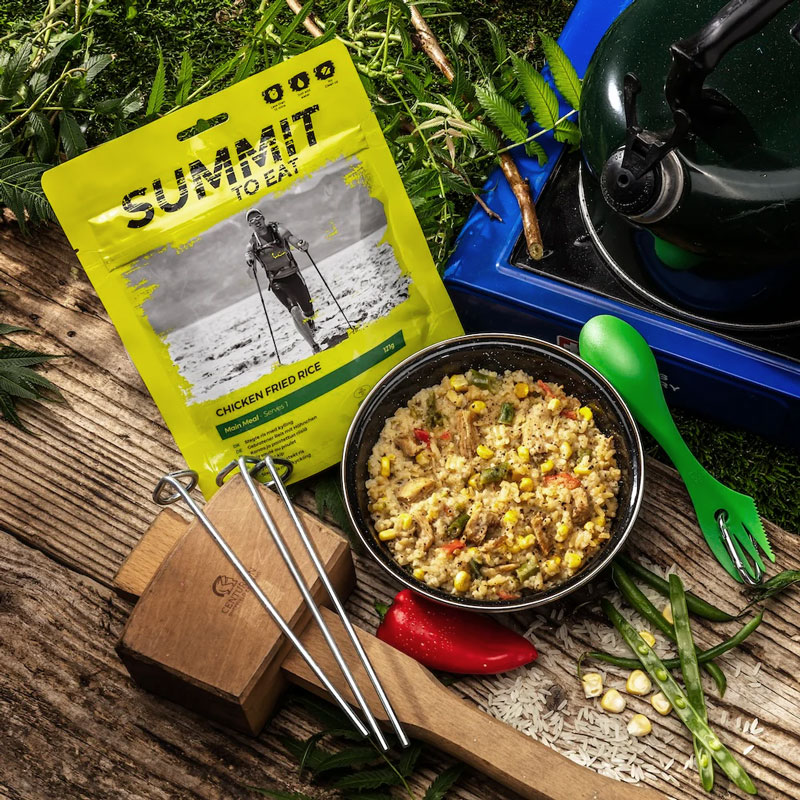 strava SUMMIT TO EAT Smažená rýže s kuřecím masem a teriyaki 121g