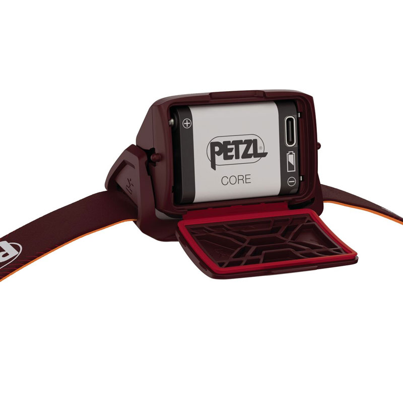 čelovka PETZL ACTIK CORE 625 RED